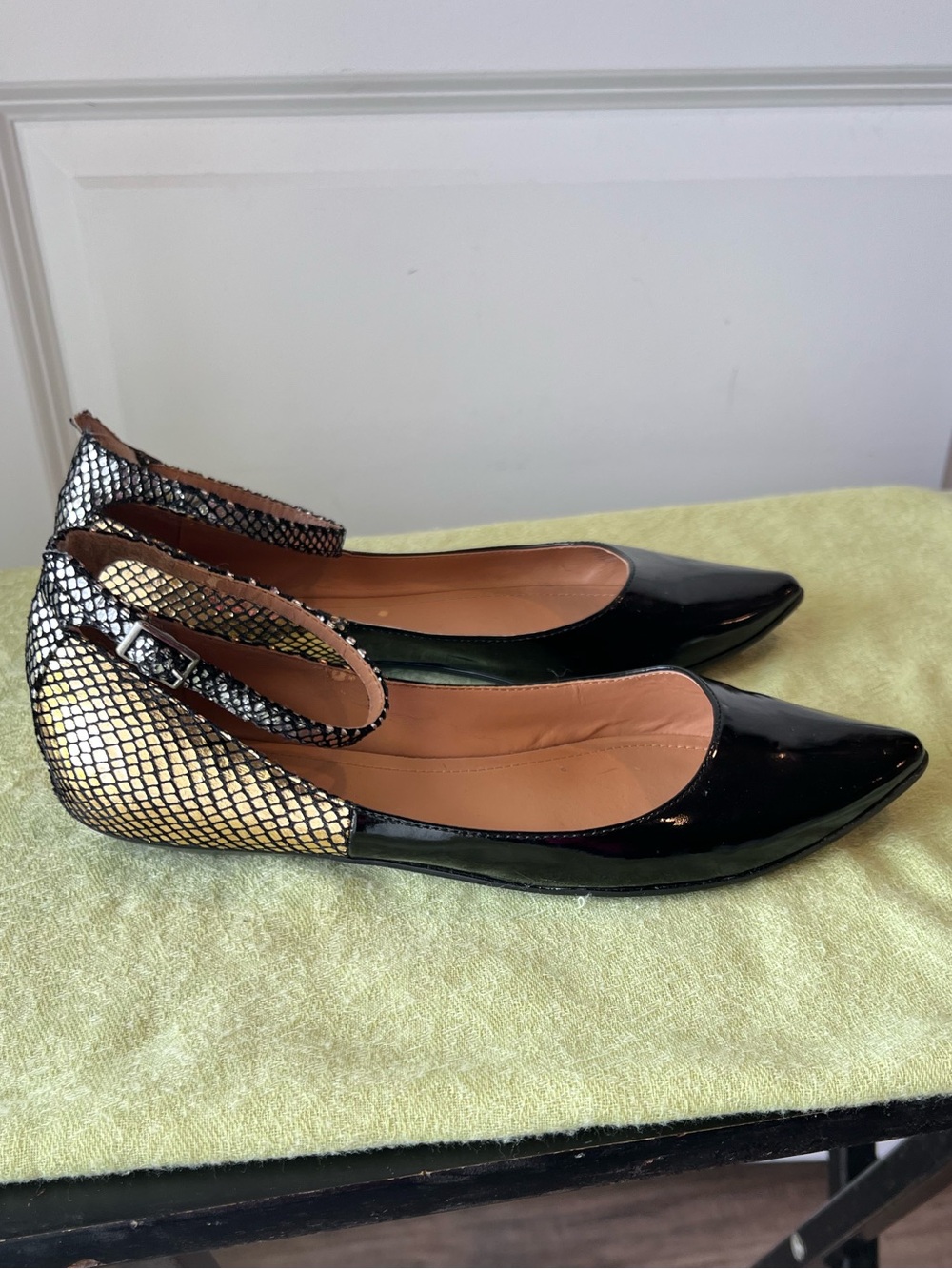 BCBG Zuma pointed toe flats. Size 9.5